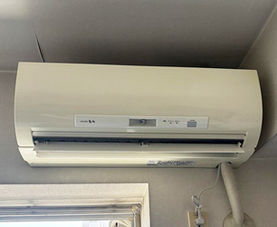 施工前:壁掛ルームエアコン