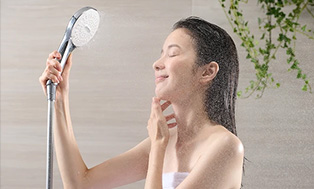 リクシルのモード切替シャワー「SPA Uシャワー」