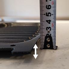 ファミ(Fami)のクックボックスは内寸で約1.5cm｜ベーシックグレードガスコンロのグリル比較