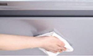 整流板(オイルガード塗装)│汚れがつきにくい工夫が盛りだくさん