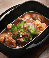 牛すね肉と新玉の白ワイン煮込み|ココットダッチオーブンの煮る調理メニュー