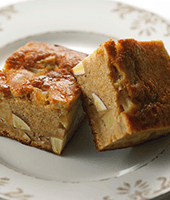 りんごとさつまいもの紅茶ケーキ|ココットダッチオーブンのパン・ケーキ調理メニュー