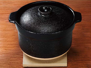専用土鍋「かまどさん自動炊き」