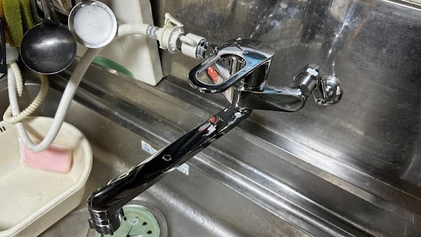 * [即納] シングルレバー キッチン水栓 [SF-WM432SY] [SF-WM432SY]INAX キッチン水栓 キッチン用水栓 クロマーレS キッチンシャワー付シングルレバー混合水栓 壁付きタイプ キッチン用  混合水栓 キッチン 水栓 蛇口 LIXIL リクシル 送料無料 キッチン水栓金具 壁付けタイプ おしゃれ | 関西トリカエ隊店