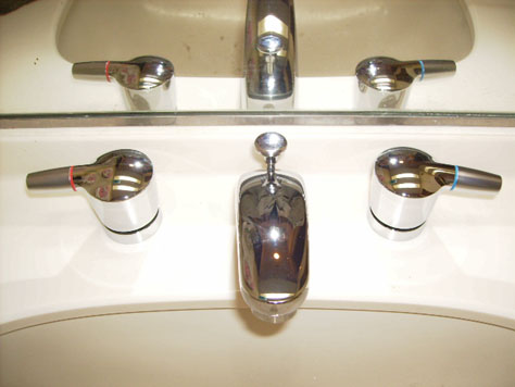 洗面台用埋込水栓の交換 コンビネーションタイプ 交換できるくん