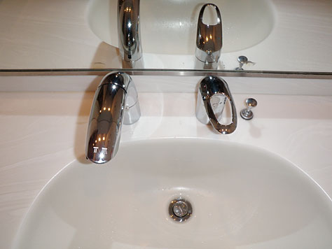 洗面台の蛇口交換 Totoコンビネーション水栓tlnw36r 交換できるくん