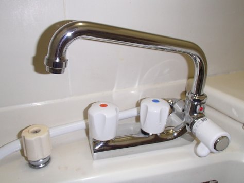 TOTO TM116CL シャワー水栓 TOTO 浴室シャワー水栓(台付タイプ) 2ハンドルシャワー水栓