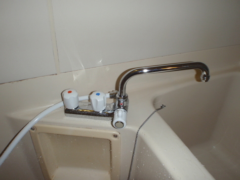 TOTO TM116CL シャワー水栓 TOTO 浴室シャワー水栓(台付タイプ) 2ハンドルシャワー水栓