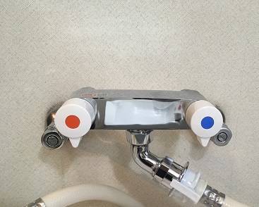 @g39 TOTO 洗濯機用壁付2ハンドル混合水栓 TW21R 未使用 SL1080 プレゼント付き [TW21R]TOTO 洗濯機用水栓 緊急止水弁付き2