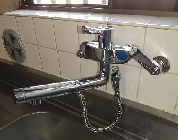 TOTO ハンドシャワー TKS05314J TOTO [在庫あり] 水栓金具 TKS05314J キッチン 壁付シングル混合