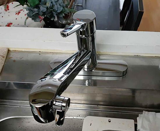 工事費込み】LIXIL(INAX) キッチン用水栓(ツーホール) オールインワン