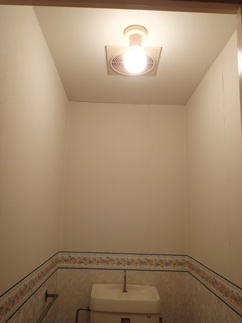 トイレ交換と一緒に 壁紙 も張り替えませんか 交換できるくん トイレ交換と一緒に 壁紙 も張り替えませんか 交換できるくん