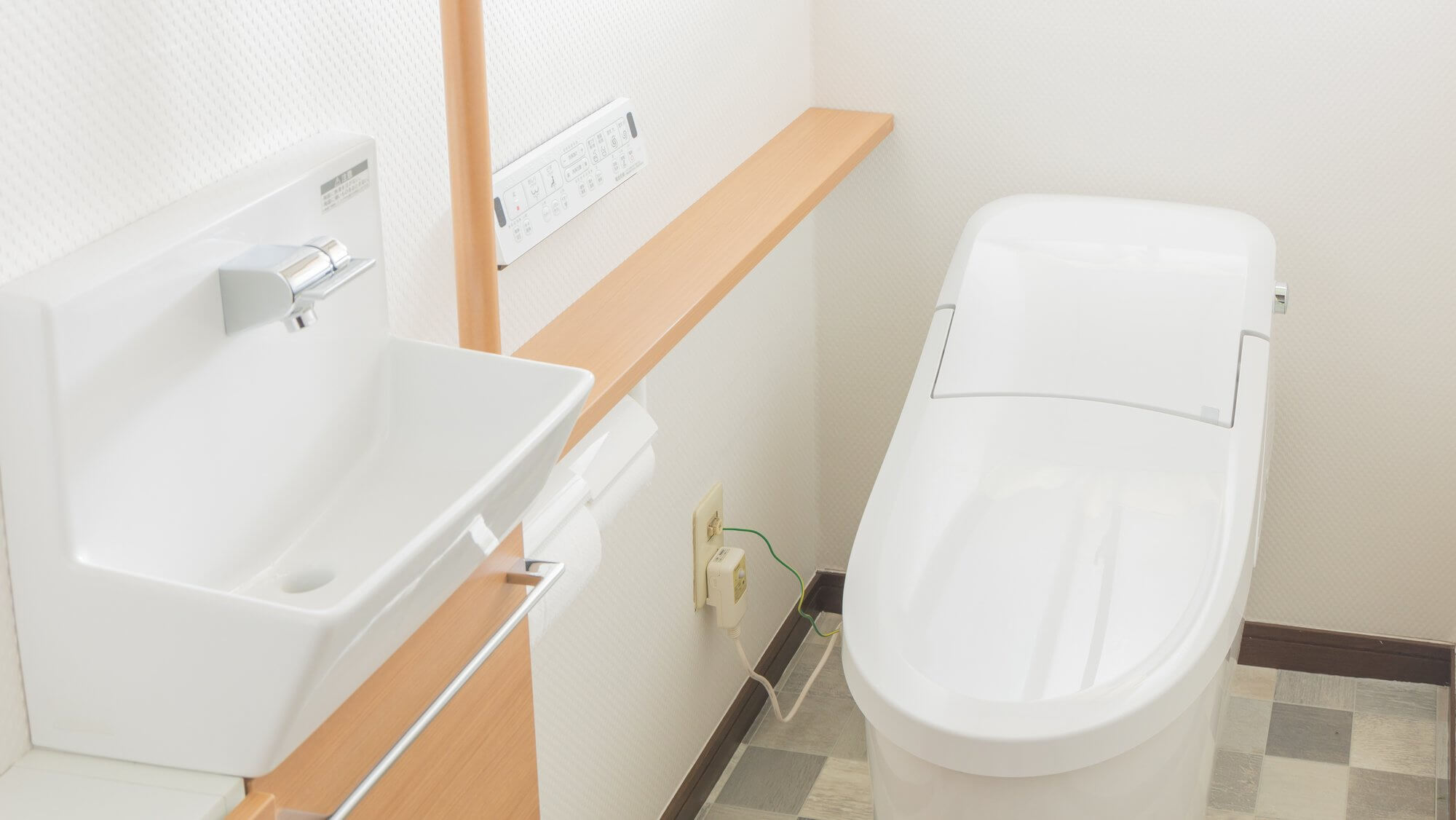 ヤマダ電機 トイレリフォーム 内装込み