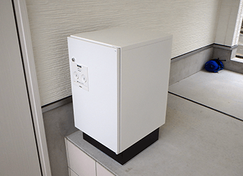 宅配ボックスCOMBOミドルタイプ 据置き 施工事例