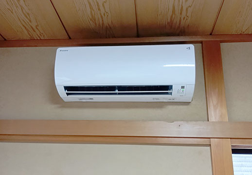 壁掛エアコン/ダイキン 壁掛用エアコン システムマルチ室内機 C28RTV-W [10畳用][2.8kw][200V][冷媒ガス：R32][納期：約3～7営業日]/C28RTV-W