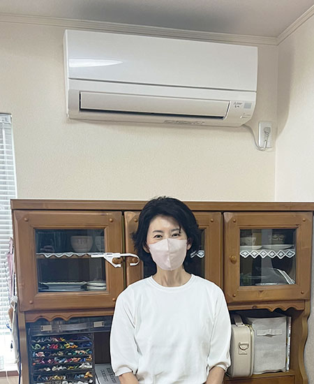 施工後のエアコンとお客様
