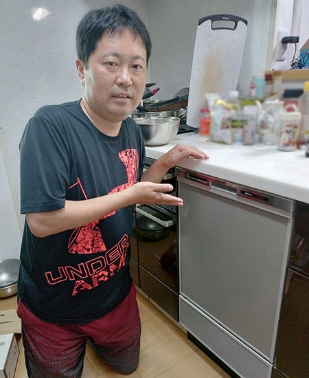 施工後の食洗機とお客様