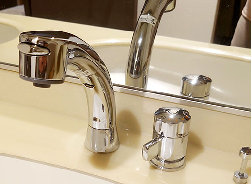 KVK 洗面用水栓 [コンビネーション水栓] [シングルレバー混合水栓] [ホース引き出しタイプ] [シャワー切替あり/泡沫・シャワー] [スパウト137mm]