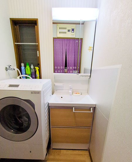 パナソニック 『シーラインW600』[間口600mm] [スタンダードLED2面鏡][くもりシャット仕様(左ミラー)][パノラマスライドタイプ][マルチシングルレバーシャワー/スゴピカタイプ/エコカチットあり][ソフトオーク柄]