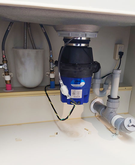 フロム工業 ディスポーザー YS-8100 [手動給水/水栓分岐給水] [蓋スイッチ] [対応排水径：180mm] [電源：100V] [粉砕室容量：1.5L]