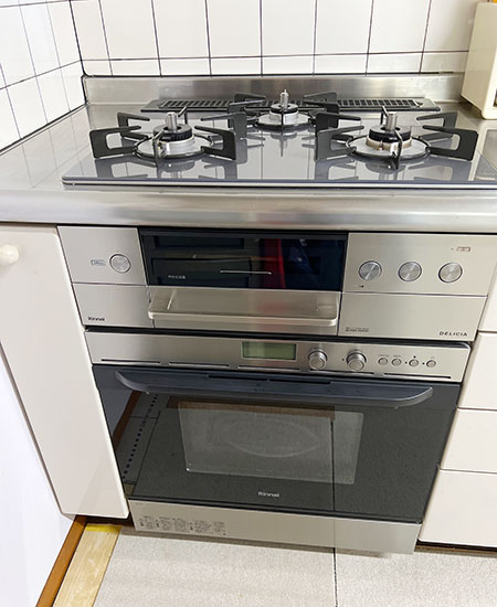 リンナイ 『デリシア3V乾電池式』[天板幅60cm][天板カラー：ツイードシルバー][ごとく：ホーロー][レンジフード連動][オーブン接続可][付属：ザ・ココット、ココットプレート、トースト・ピザプレート]リンナイ 『電子コンベック/S52シリーズ』[庫内容量：44L][ステンレス][電子レンジ機能あり]