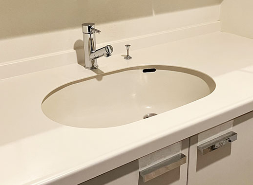 TOTO 洗面用水栓『コンテンポラリシリーズ』[ワンホールタイプ] [シングルレバー混合栓/エコシングル] [スパウト127mm] [ホース引出360mm] [排水栓用貫通穴なし]