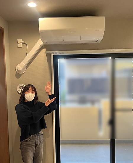 施工後のエアコンとお客様