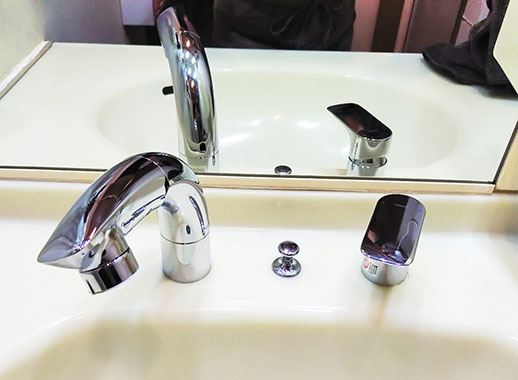 TOTO 洗面用水栓 [コンビネーションタイプ] [シングルレバー混合栓/エコシングル] [スパウト147mm]