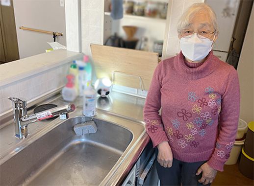 施工後の蛇口とお客様