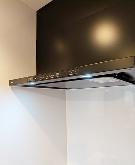 ノーリツ (ノンフィルター・スリム型) 『クララ(コンロ連動なし)』[幅75cm][カラー：ブラック][ガスコンロ連動なし]