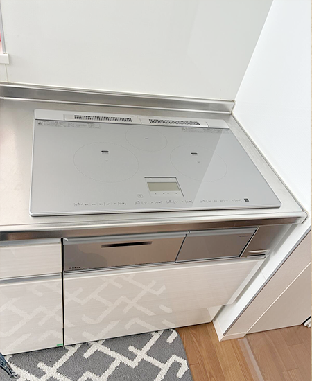 日立 ビルトインIHクッキングヒーター『N8ATシリーズ』[3口IH(鉄・ステンレス対応)][天板幅：75cm][天板カラー：シルバー][旨美焼き][火加減マイスター][付属：ラク旨グリル]