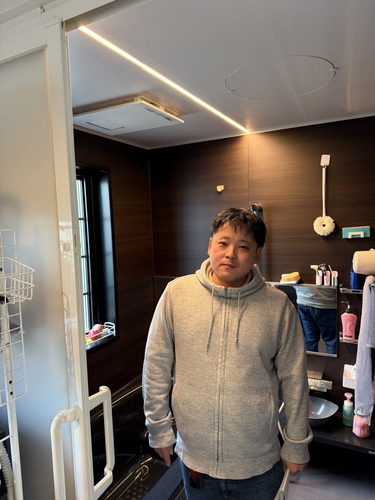 施工後の浴室乾燥機とお客様