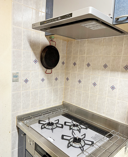 リンナイ ビルトインガスコンロ『リッセ』[天板幅:60cm][天板:サテンシルバー・ガラストップ][ごとく:ホーロー][レンジフード連動][オーブン接続可][付属品:ココットプレート]
ノーリツ レンジフード (ノンフィルター・スリム型)『クララ(コンロ連動なし)』[幅60cm][カラー:ウォームシルバー][ガスコンロ連動なし]