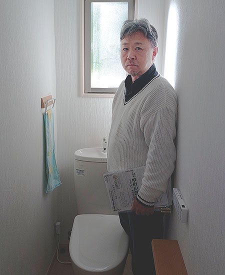 施工後の温水洗浄便座とお客様