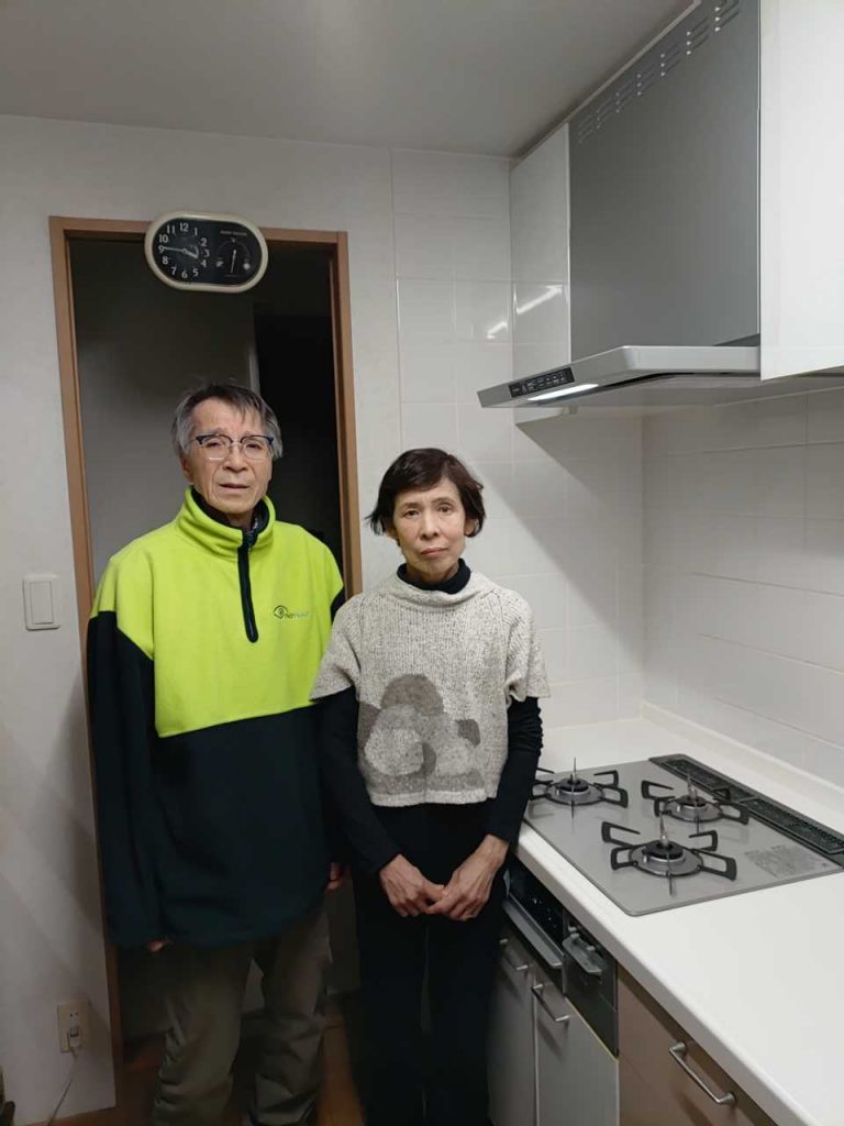 施工後のガスコンロとお客様