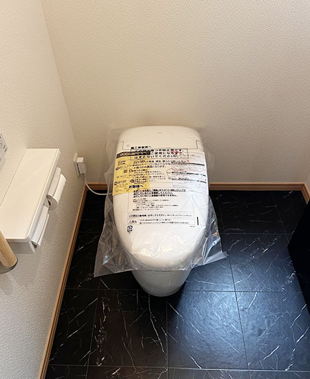 TOTO トイレ『ネオレストRS』RS1グレード [床排水芯200mm固定][給水管隠蔽][便座一体型][リモコン(標準)][ノズルきれい][便器きれい]※オート開閉機能はありません / #NW1(ホワイト)