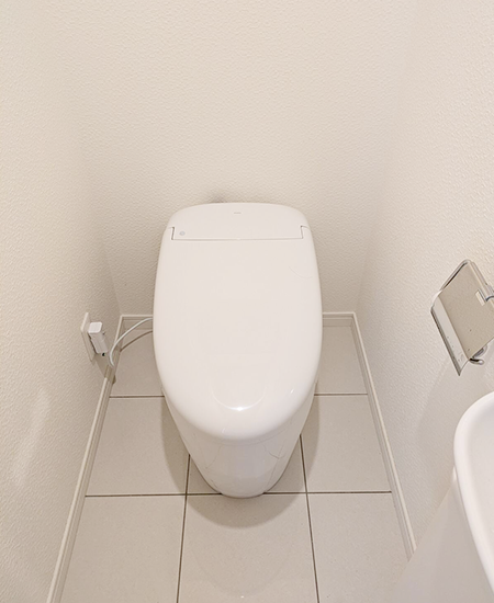 TOTO トイレ『ネオレストRS』RS1グレード [床排水芯200mm固定][給水管隠蔽][便座一体型][リモコン(標準)][ノズルきれい][便器きれい]※オート開閉機能はありません / #NW1(ホワイト)