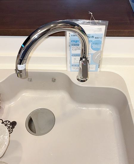LIXIL(INAX) キッチン用タッチレス水栓『ナビッシュ スタンダードタイプ A5』[100V電源][ルミナスサイン][検知音出力][お掃除楽々台座]