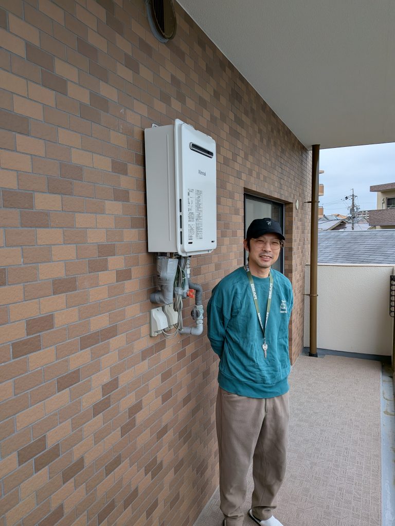 施工後の給湯器とお客様