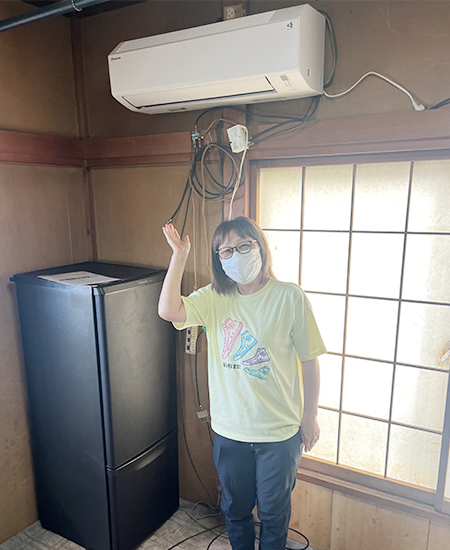 施工後のエアコンとお客様