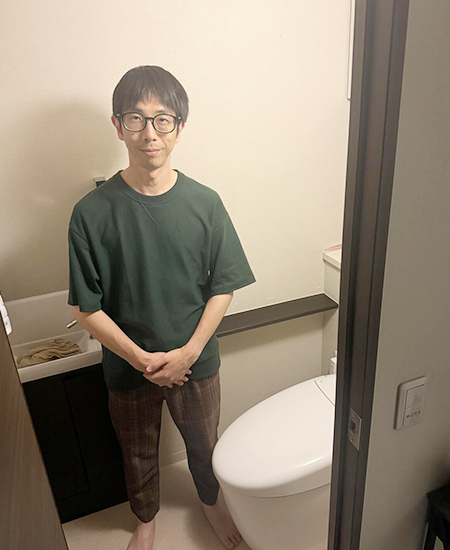 施工後のトイレとお客様