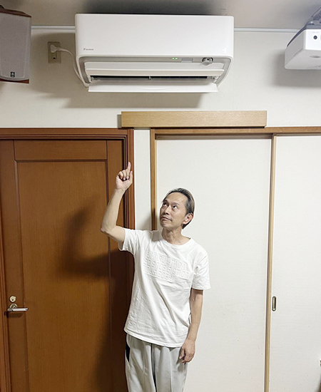 施工後のエアコンとお客様