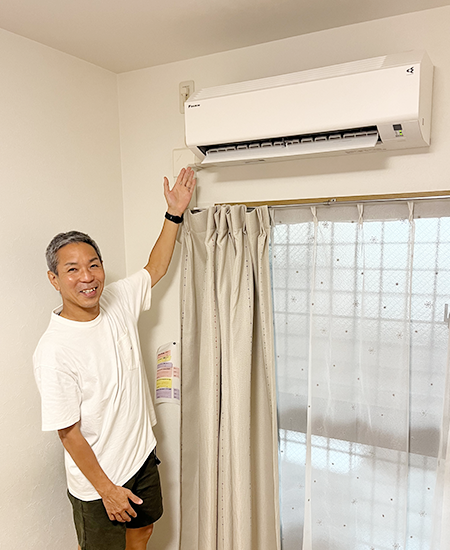 施工後のエアコンとお客様