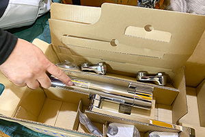 商品に傷などがないか確認をする|お風呂の蛇口(壁付き)を自分で交換するDIY手順