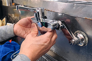 キッチン蛇口のDIYには給排水接続の基本的な理解が必要です|キッチン蛇口を自分で交換