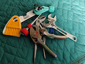 交換に必要な工具や部材を用意する|洗面台蛇口を自分で交換するDIY手順