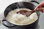 自動炊飯|光火力センサーによる調理機能|パナソニックIHクッキングヒーターの特長