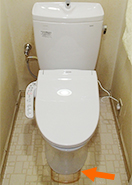 新しい便器設置後(クッションフロア張り替えなし)