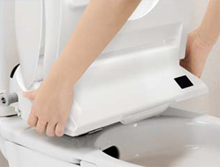 LIXIL(INAX)のお掃除リフトアップ|トイレまるごと交換で清掃性が向上